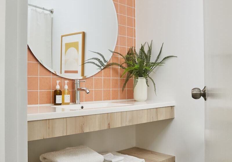 The June Motel, Sauble Beach