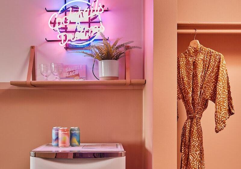 The June Motel, Sauble Beach