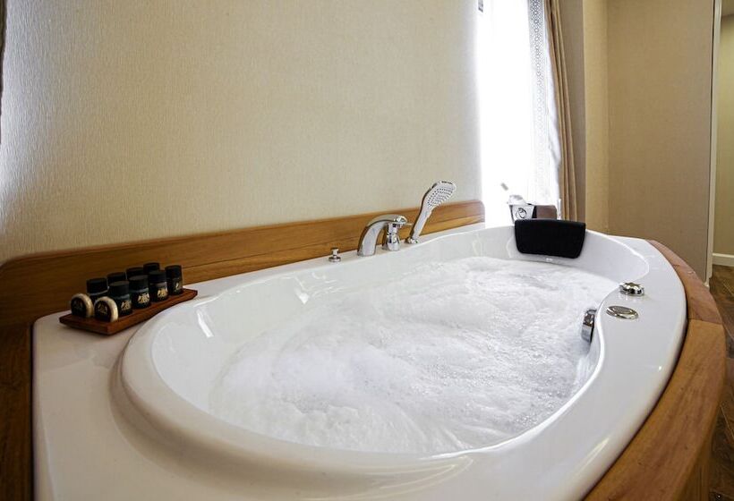 Great Fortune Design Hotel & Spa