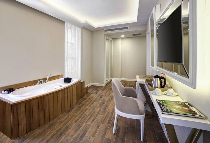 Great Fortune Design Hotel & Spa