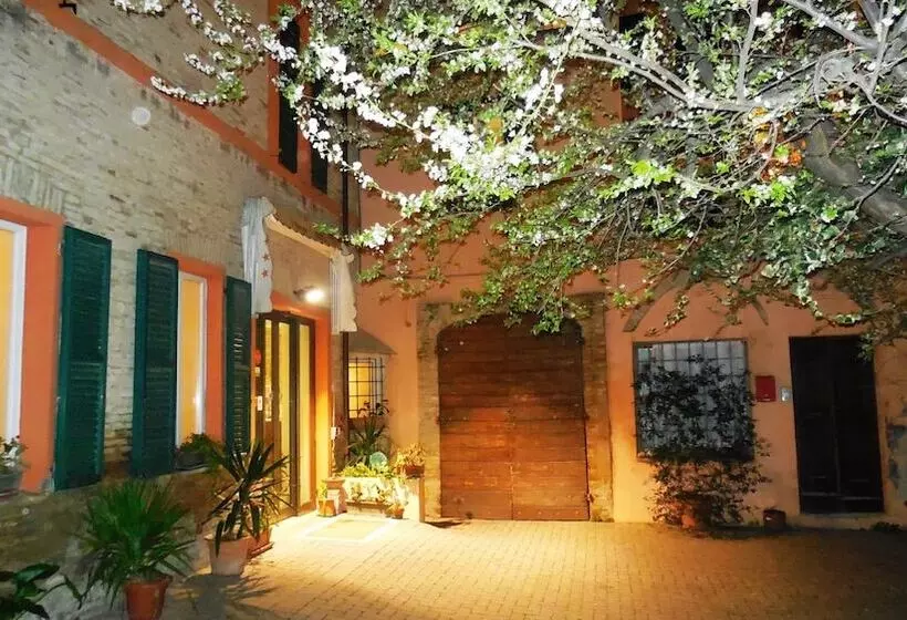 هتل Albergo Arena