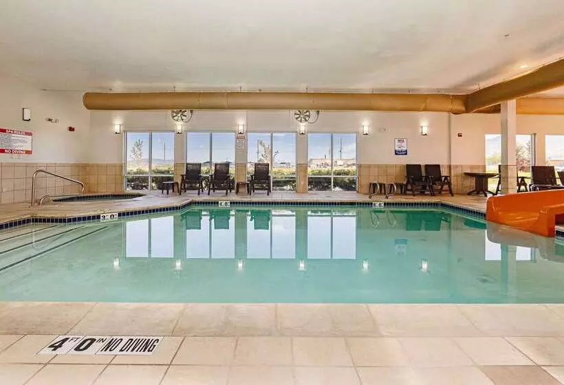 Отель Comfort Inn & Suites Logan Near University