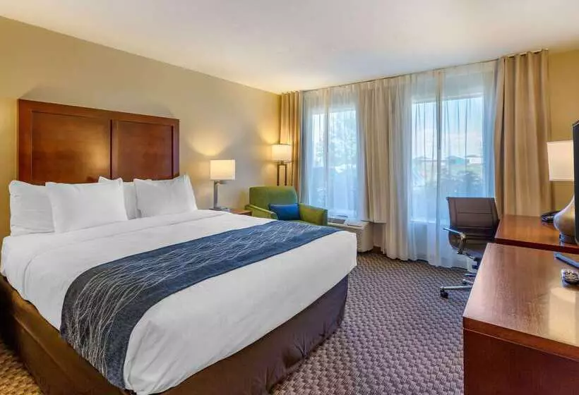 Отель Comfort Inn & Suites Logan Near University