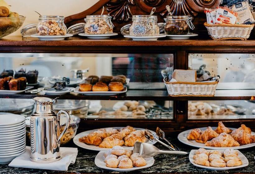 هتل Costantinopoli 104