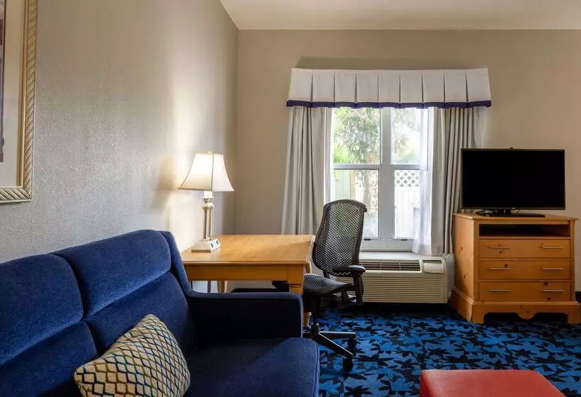 هتل Hampton Inn & Suites Jacksonville Deerwood Park