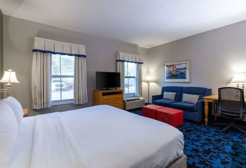 هتل Hampton Inn & Suites Jacksonville Deerwood Park