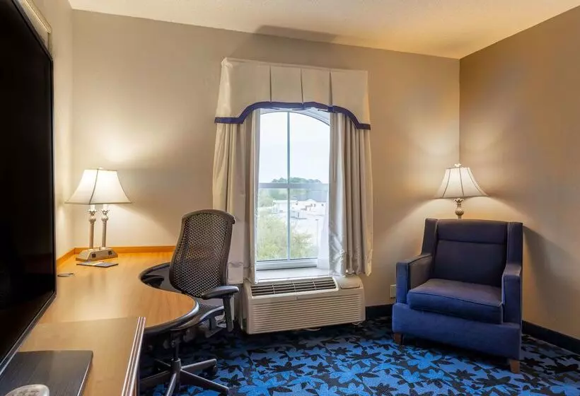 هتل Hampton Inn & Suites Jacksonville Deerwood Park