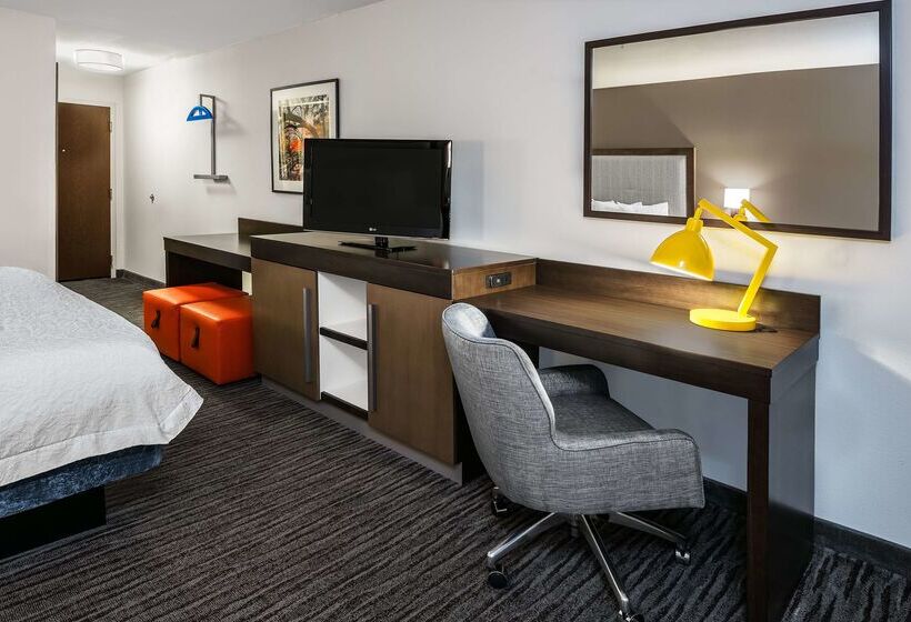 ホテル Hampton Inn & Suites San Marcos