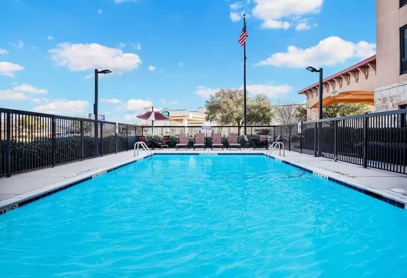 호텔 Hampton Inn & Suites San Marcos