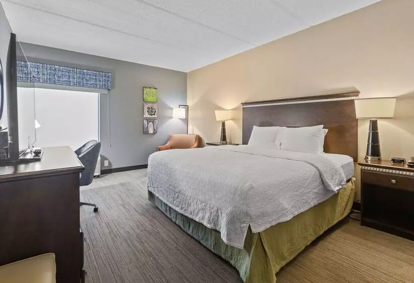 Отель Hampton Inn Atlanta/woodstock