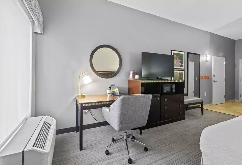 Отель Hampton Inn Atlanta/woodstock