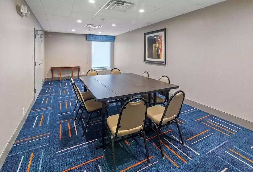 Отель Hampton Inn Atlanta/woodstock