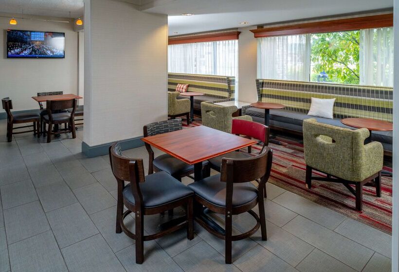 هتل Hampton Inn Charlestondowntown