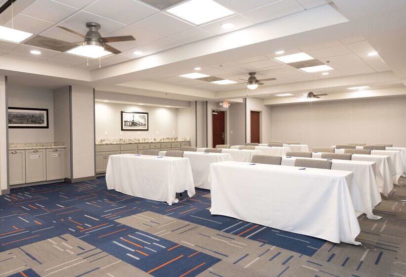 בית מלון כפרי Hampton Inn Hammond