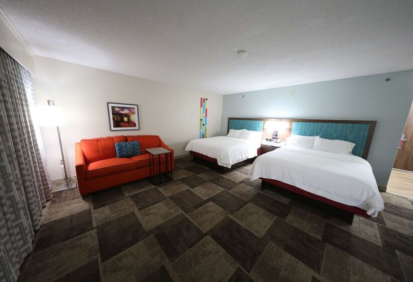 Отель Hampton Inn Hutchinson