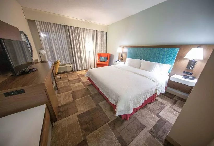 בית מלון כפרי Hampton Inn Hutchinson