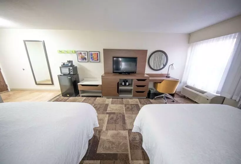 בית מלון כפרי Hampton Inn Hutchinson