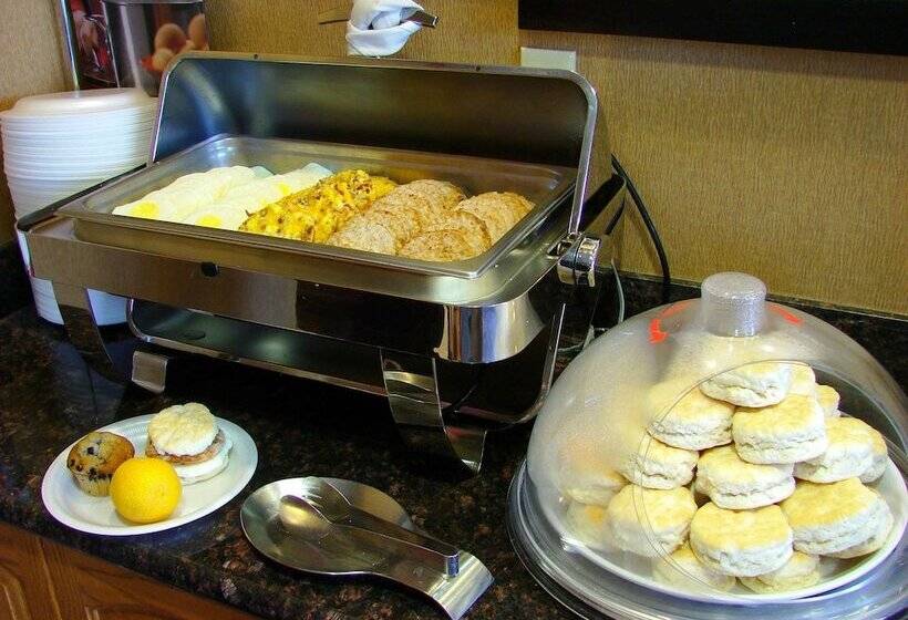 Отель Hampton Inn Hutchinson