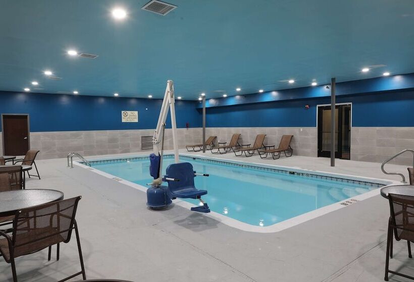 Отель Hampton Inn Hutchinson