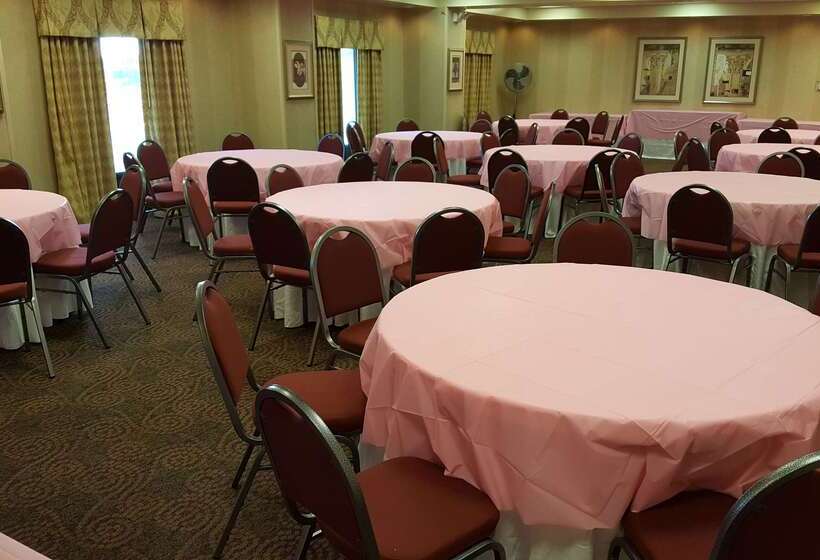 هتل Hampton Inn Midland