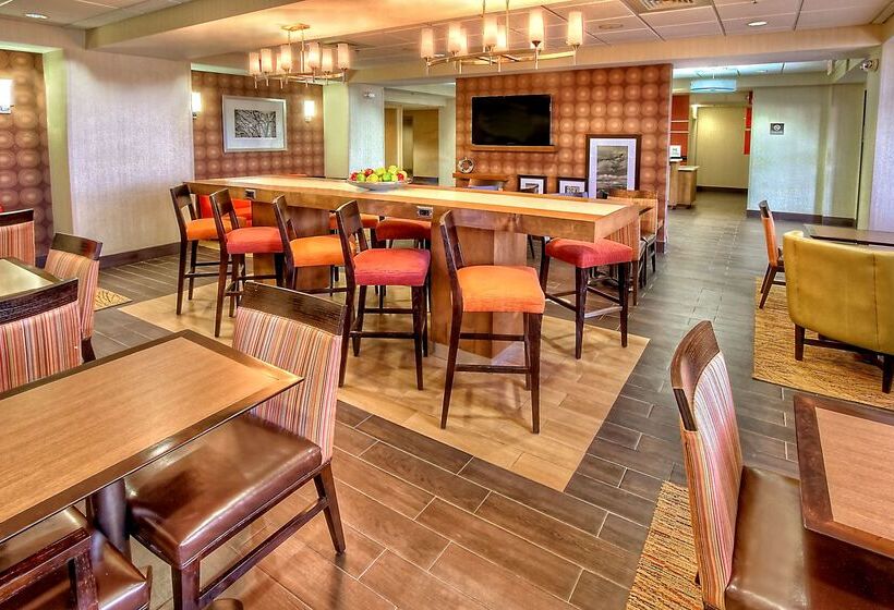 هتل Hampton Inn Midland