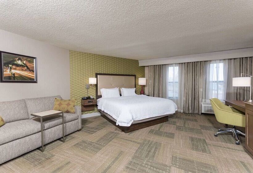 Отель Hampton Inn Mt. Pleasant