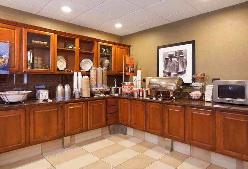 호텔 Hampton Inn & Suites Addison