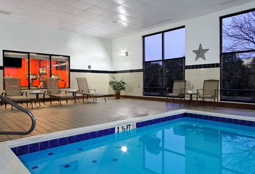 בית מלון כפרי Hampton Inn & Suites Columbus Hilliard