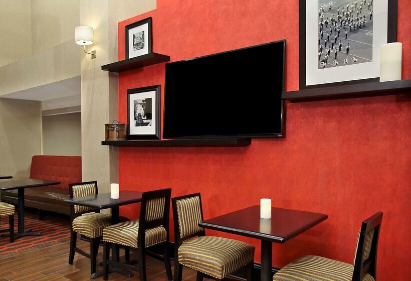 בית מלון כפרי Hampton Inn & Suites Columbus Hilliard