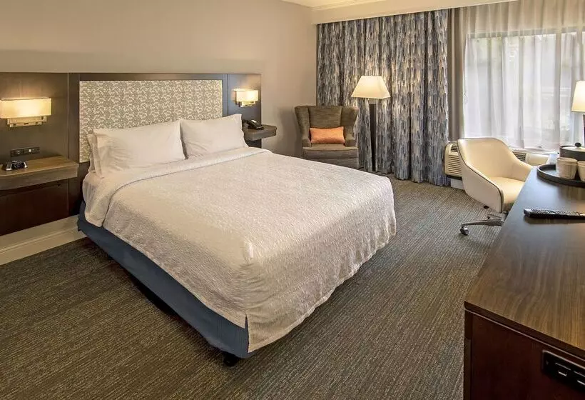 فندق Hampton Inn & Suites Fairfield