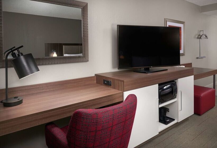 호텔 Hampton Inn & Suites Oxfordanniston