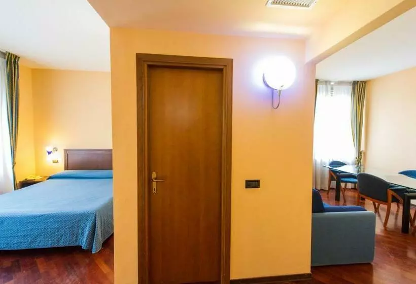 Hotel Millennium Palace