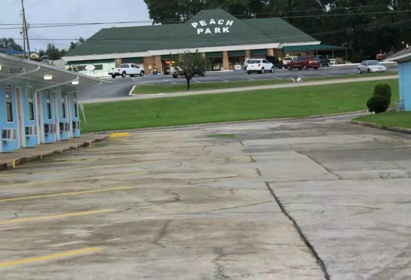 فندق Scottish Inn  Clanton