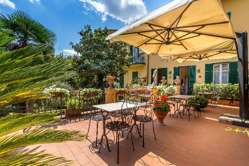 هتل Ungherese Small Luxury