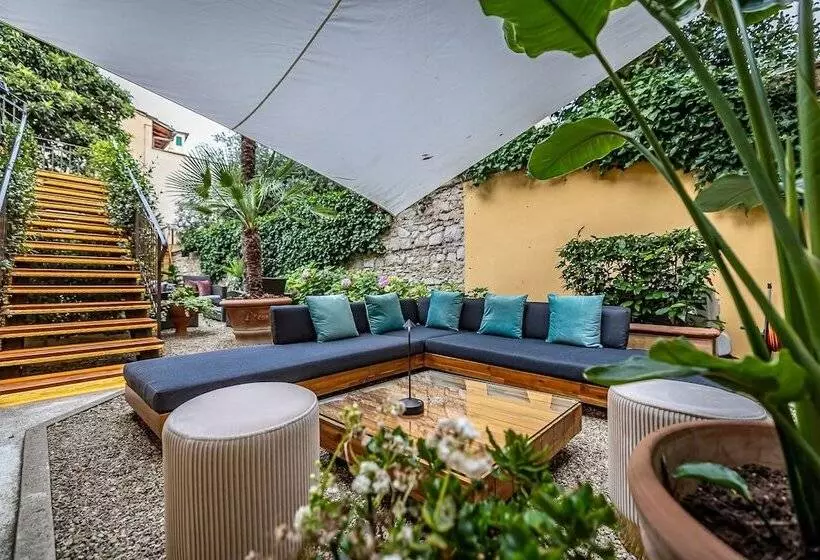 هتل Ungherese Small Luxury