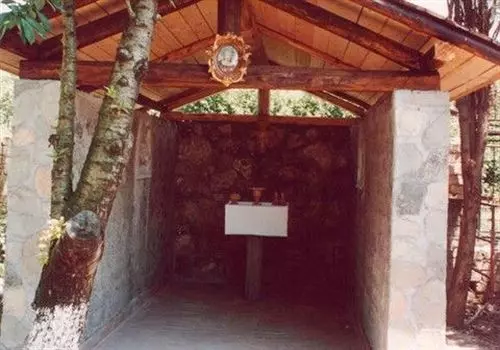 住所  Villa Maria Relais