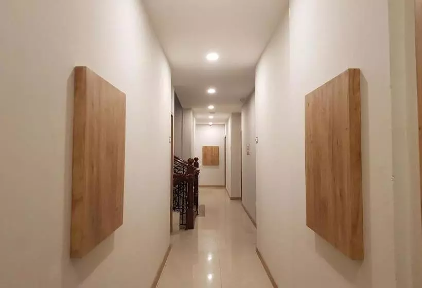 ホテル Oyo 90015 Platinum Guest House