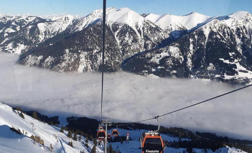 بنسيون Haus Kira