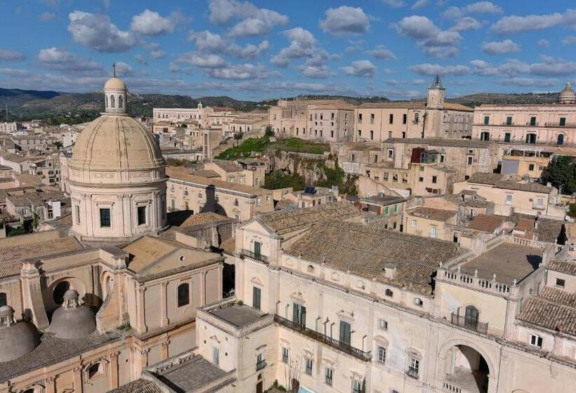 بنسيون Palazzo Trigona Dependance