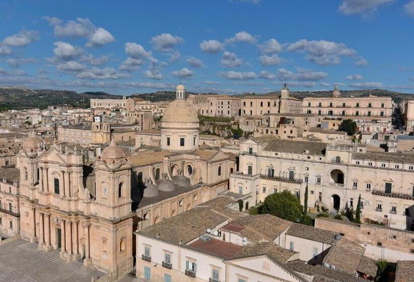 بنسيون Palazzo Trigona Dependance