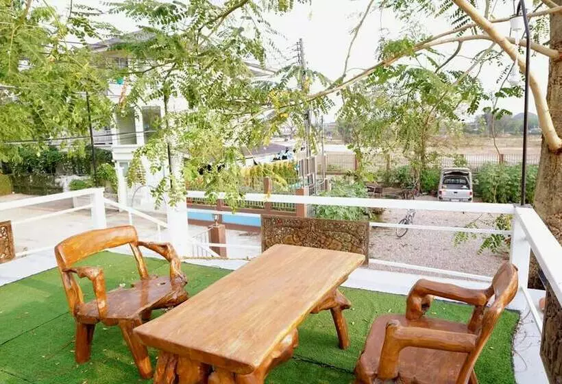 Hotelli Baan Maesot Plus