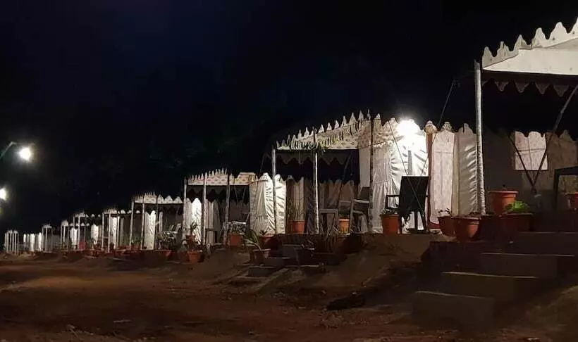 Hotelli Adventure Camping