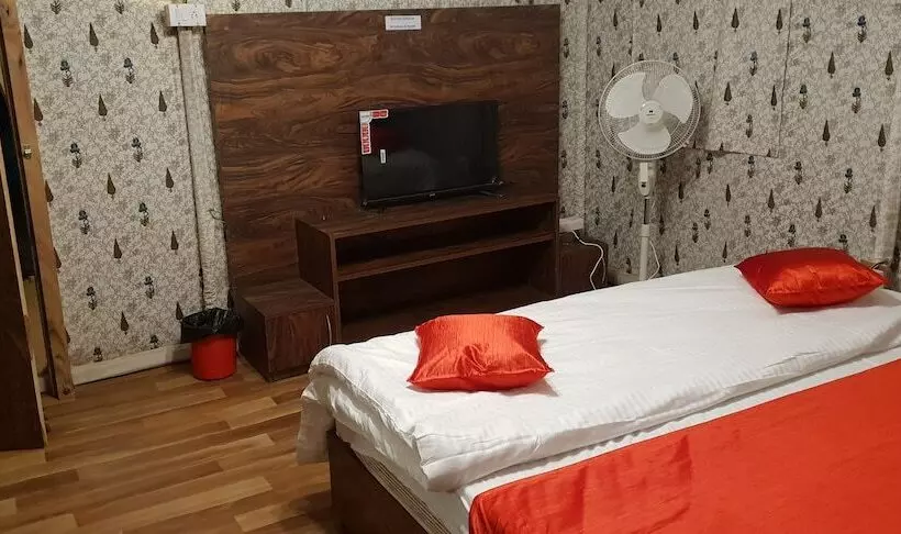 Hotelli Adventure Camping