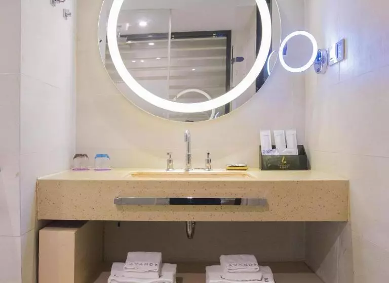 Lavande Hotel Xiantao Xintiandi International Plaza