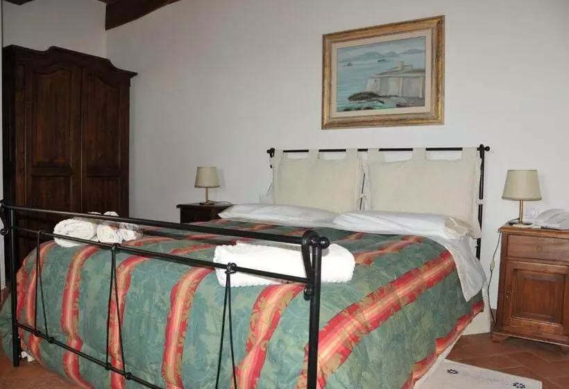 هتل Agriturismo Podere Marcampo