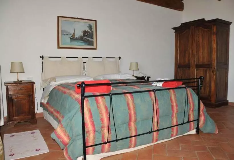 هتل Agriturismo Podere Marcampo