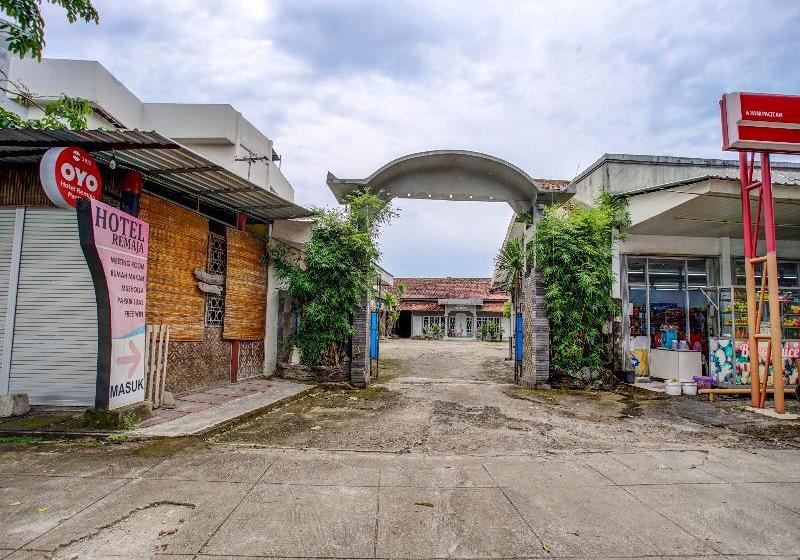 酒店 Oyo 3915 Remaja Pacitan