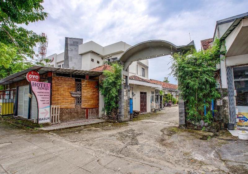 酒店 Oyo 3915 Remaja Pacitan