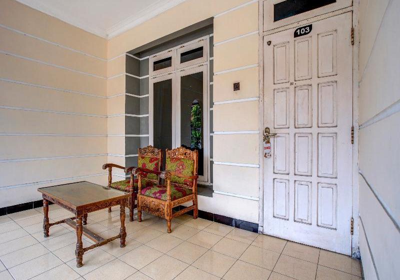 酒店 Oyo 3915 Remaja Pacitan