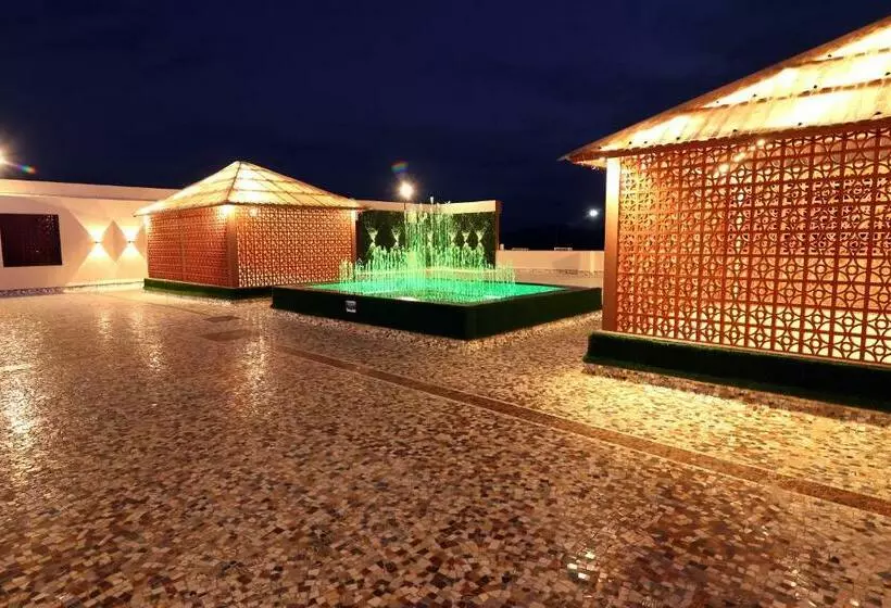Hotelli Topline Resort